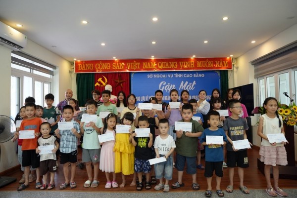CĐCS Sở Ngoại vụ: kỷ niệm ngày Gia đình Việt Nam 28/6/2024; trao phần thưởng cho học sinh có thành tích trong năm học 2023- 2024