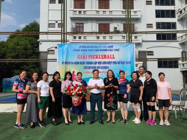 Công đoàn cơ sở Văn phòng Cục Thuế tổ chức Giải Pickleball kỷ niệm 94 năm Ngày thành lập Hội Liên hiệp Phụ nữ Việt Nam (20/10/1930-20/10/2024)